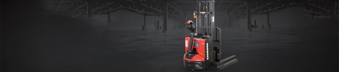 walkie straddle stacker 